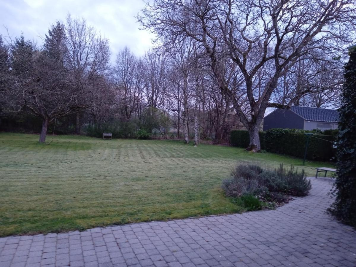 Le Vieux Noyer Bed & Breakfast Nassogne Bagian luar foto