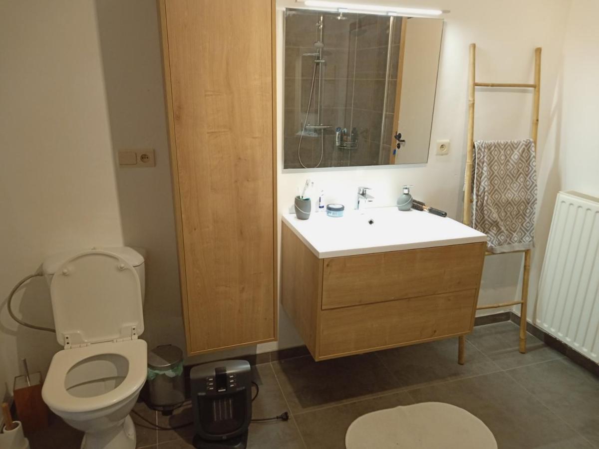 Le Vieux Noyer Bed & Breakfast Nassogne Bagian luar foto